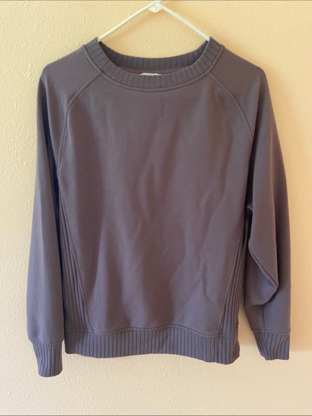 Women’s Jockey Long Sleeved Plum Sweatshirt Pullover, Size XS